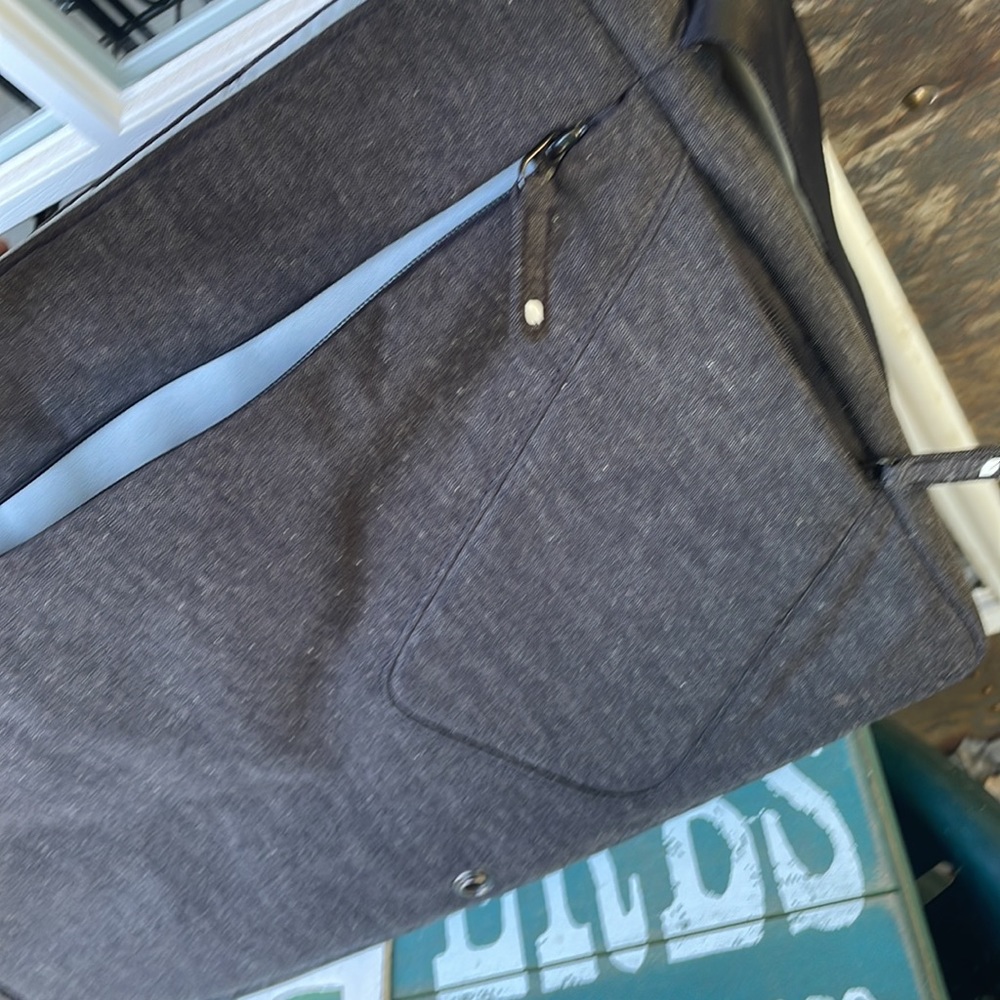 Incase Computer/Laptop Bag. - Picture 5 of 10